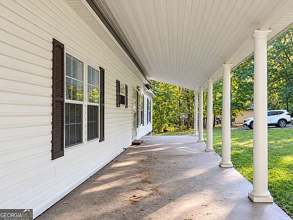 5th image of 3027 McComb Ct NE