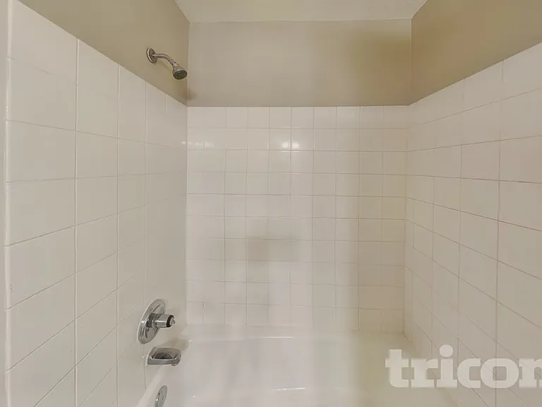 7429 Chesham Ln — Photo 16