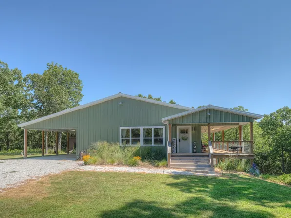 9220 Pecan Dr, Neosho, MO 64850
