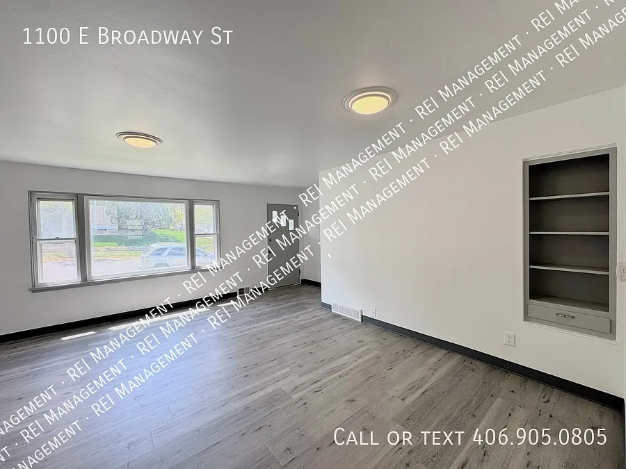 Prime Location on E Broadway, Helena! — Photo 4