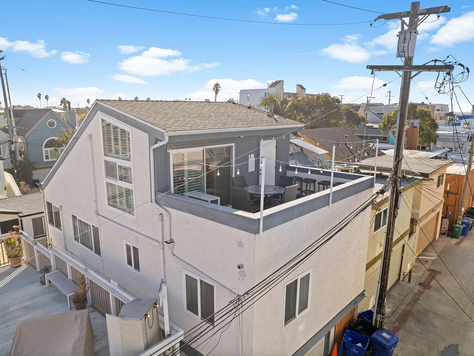 3 bed, $7,650 — Photo 1