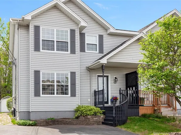 97 Merlot Cres, Dieppe, NB E1A 7W4