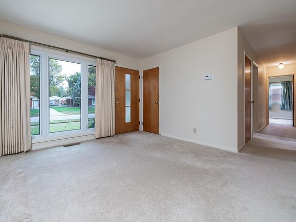 2nd image of 2311 Meadow Dr