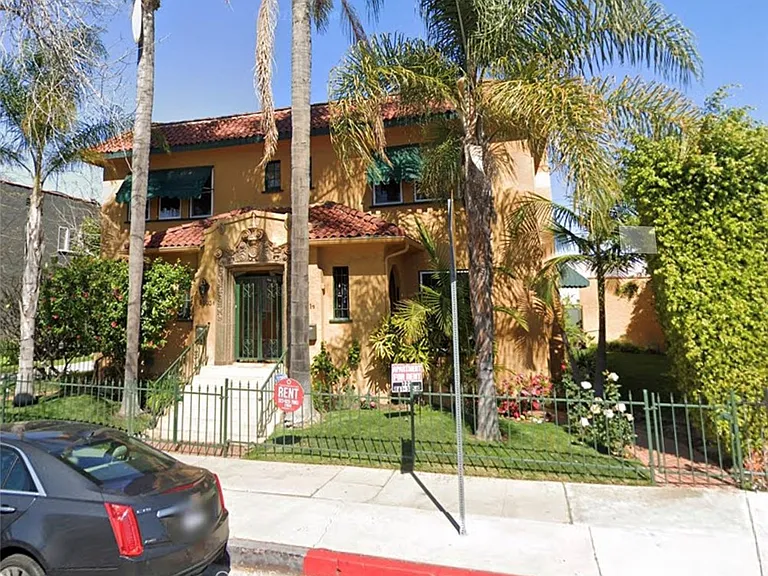8001 Blackburn Ave #1/2 — Photo 15