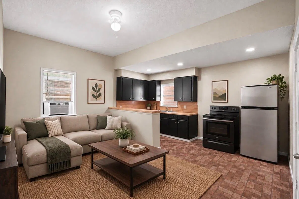 3005 Avenue L — Photo 1