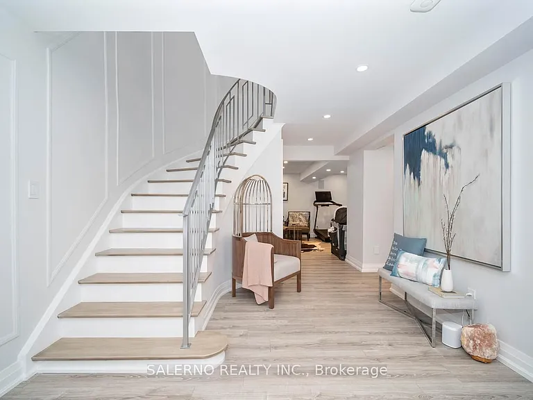 552 Vaughan Mills Rd — Photo 34