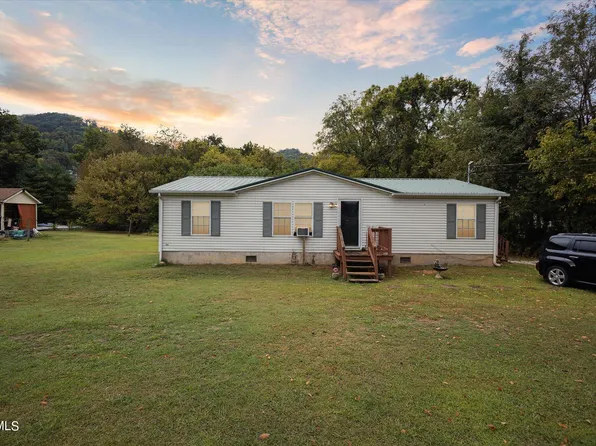 300 & 302 Railroad St, Erwin, TN 37650