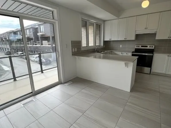 17 Haydock Way, Whitby, ON L1N 0M6