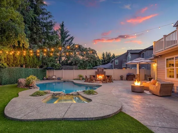 4573 Wolf Run Dr, Medford, OR 97504