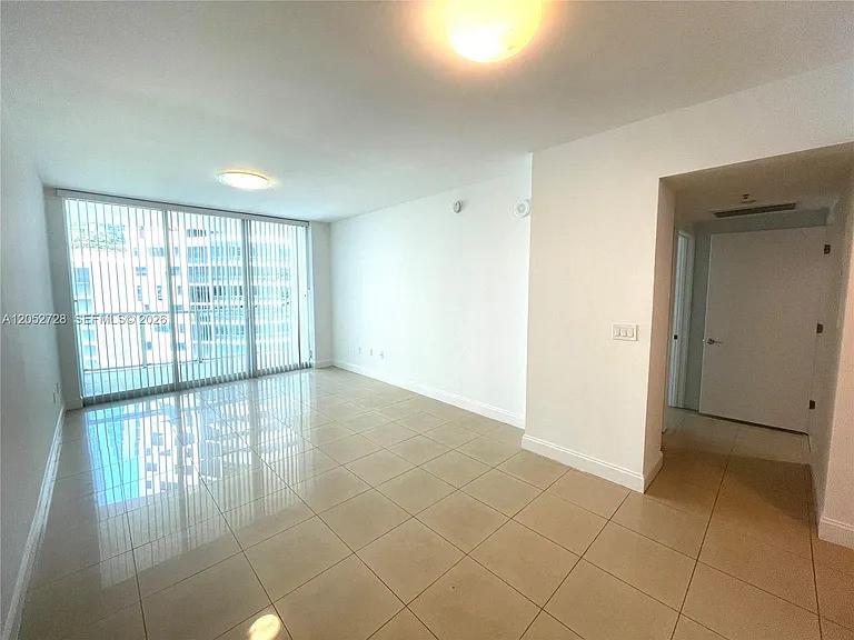 218 SE 14th St #1004 — Photo 25