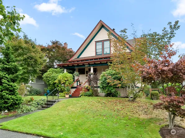 1211 Rucker Avenue, Everett, WA 98201