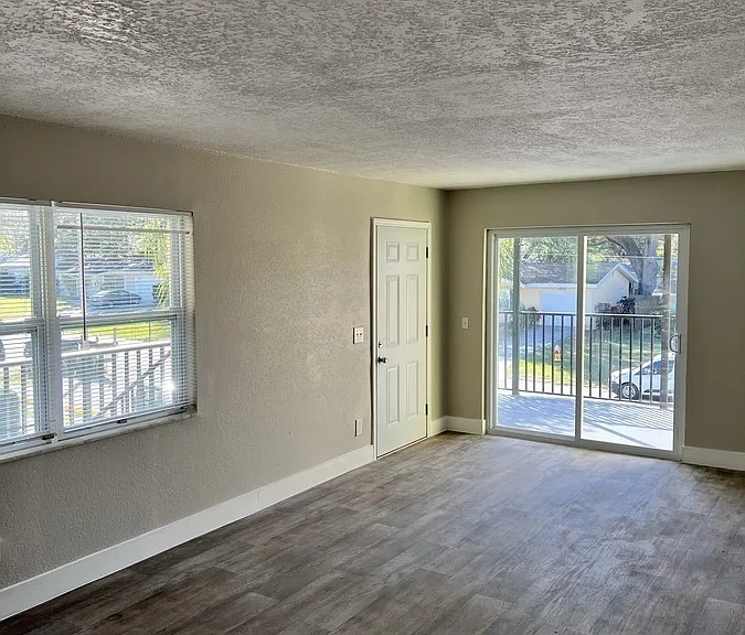 1426 Spring Ln #2 — Photo 13