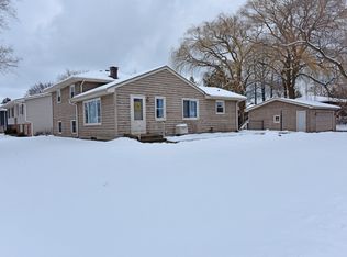 545 Garnett Ave, Winthrop Harbor, IL