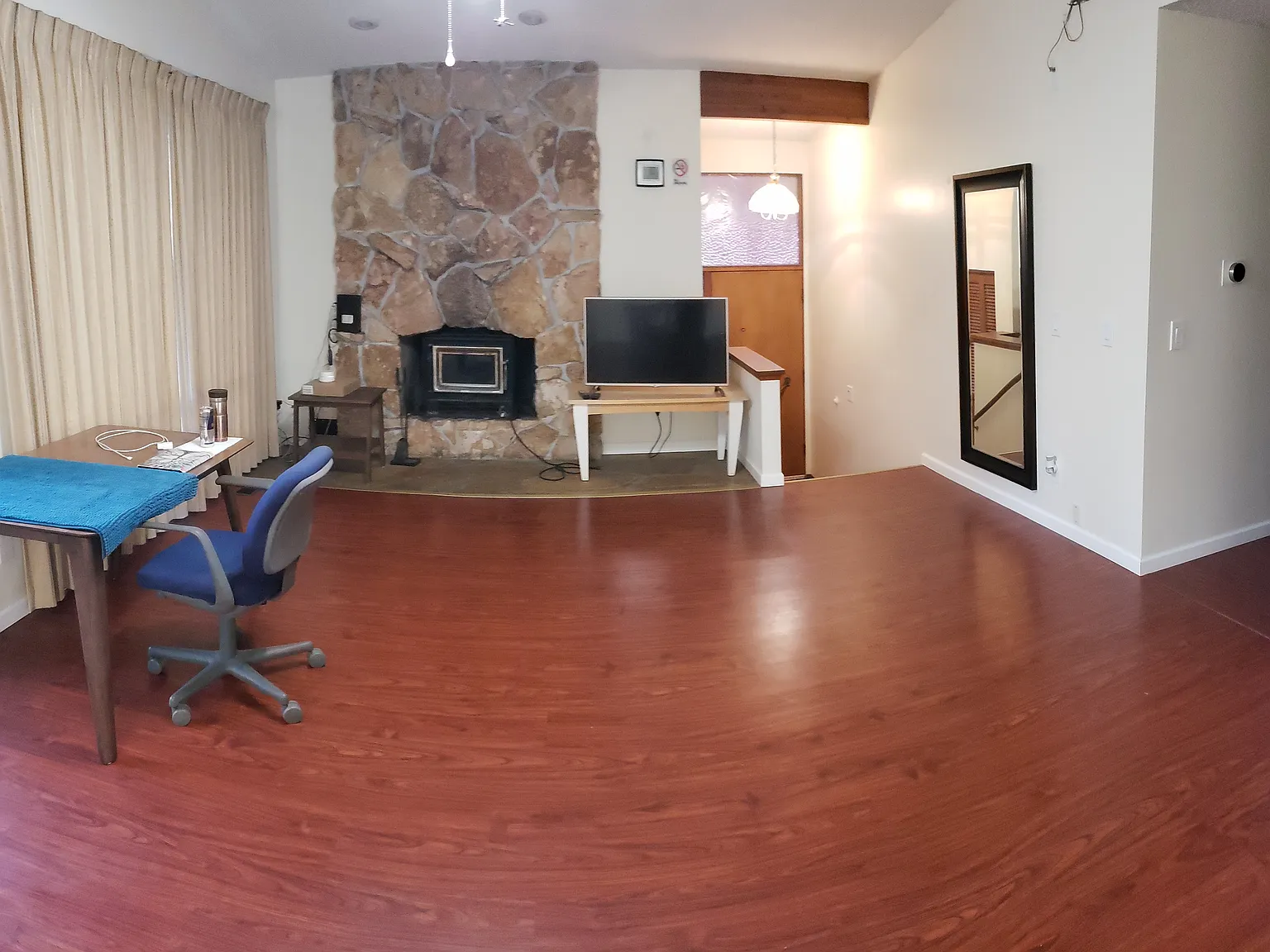 5 bed, 2.5 bath, 2200 sqft, $4,500 — Photo 3