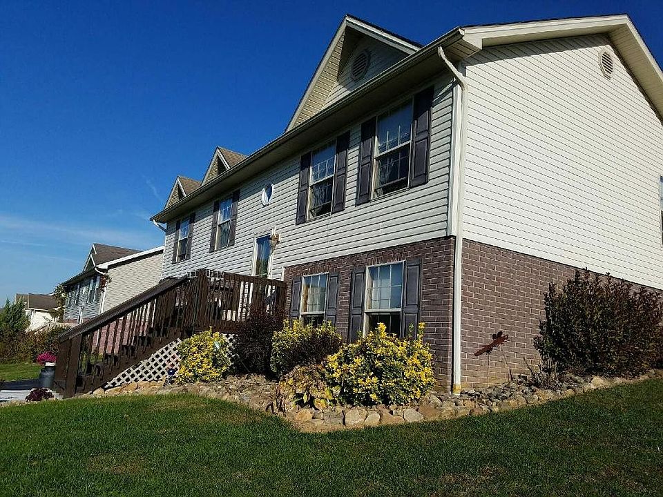 1st image of 102 Meadowbrook Dr