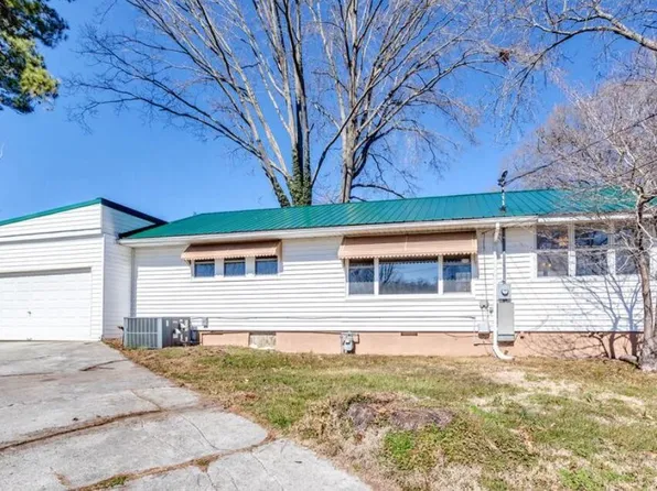 105 Phillips Ln, Oak Ridge, TN 37830