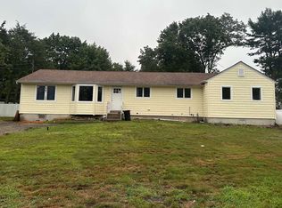 10 Euclid Ave, Dix Hills, NY 11746