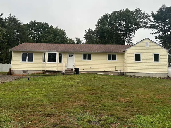 10 Euclid Ave, Dix Hills, NY 11746