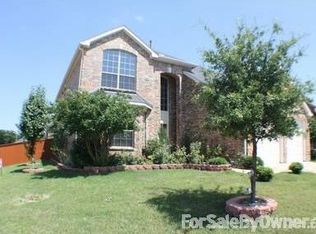 2740 Meadow Lake Dr, Grand Prairie, TX 75050