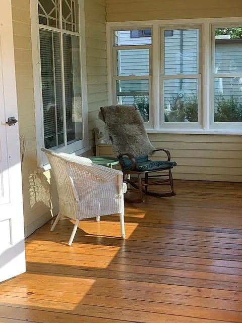 308 Water St N — Photo 3
