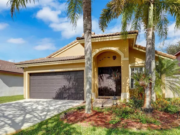 20401 SW 1st St, Pembroke Pines, FL 33029