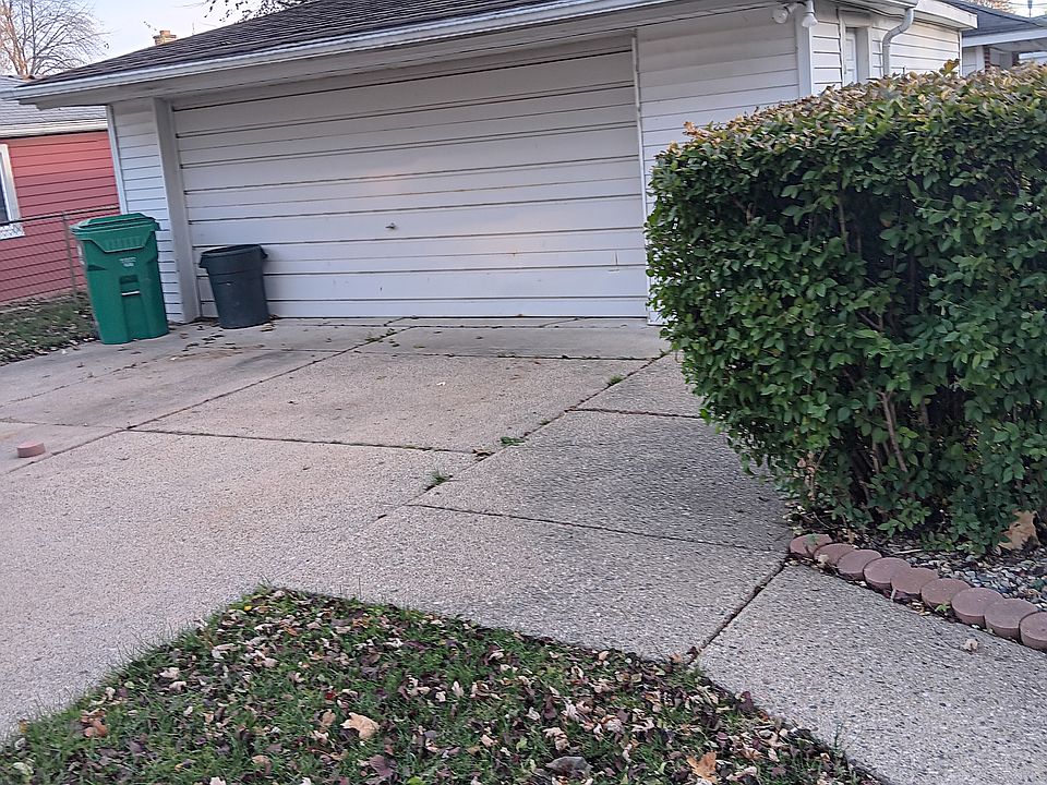 24704 Mabray Ave, Eastpointe, MI 48021 Zillow