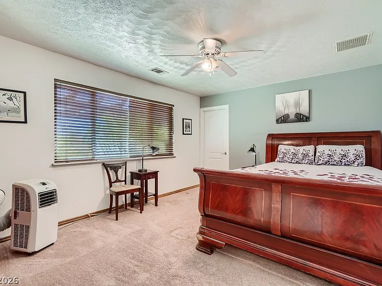5945 N El Capitan Way — Photo 41