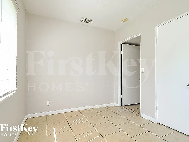 1715 Lake Shipp Dr N — Photo 12