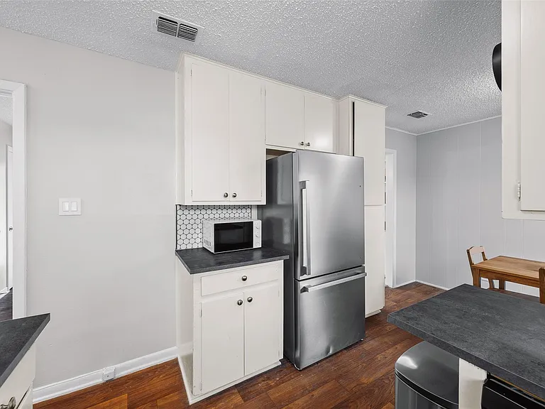 2203 Ventura Dr #B — Photo 14
