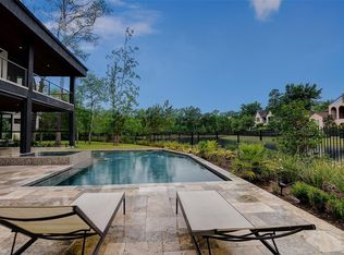 19 S Bayou Club Ct, The Woodlands, TX 77389