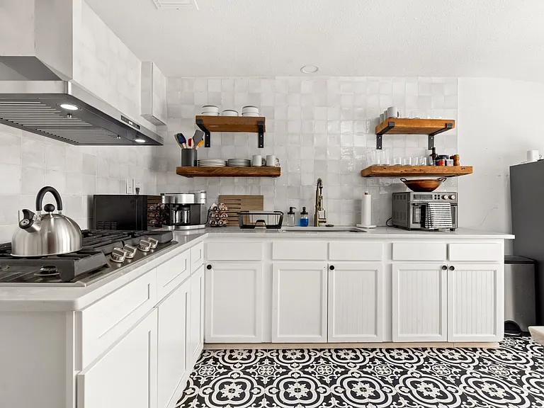 110 E Craig Pl #2 — Photo 7