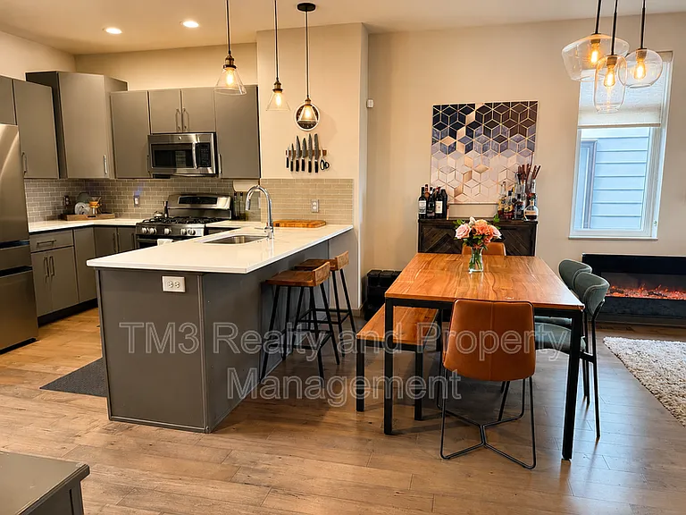 2436 Forest Ave — Photo 13