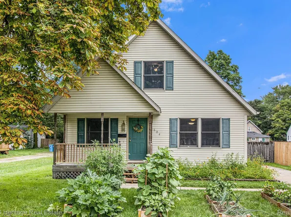 604 W Clinton St, Howell, MI 48843