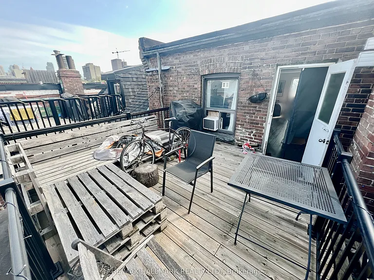 454 Bloor St W #4 — Photo 13
