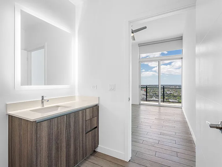 Cortland Midtown Miami — Photo 27