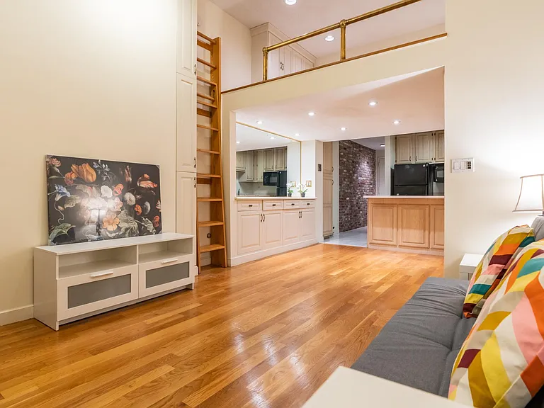 160 Commonwealth Ave #216 — Photo 8