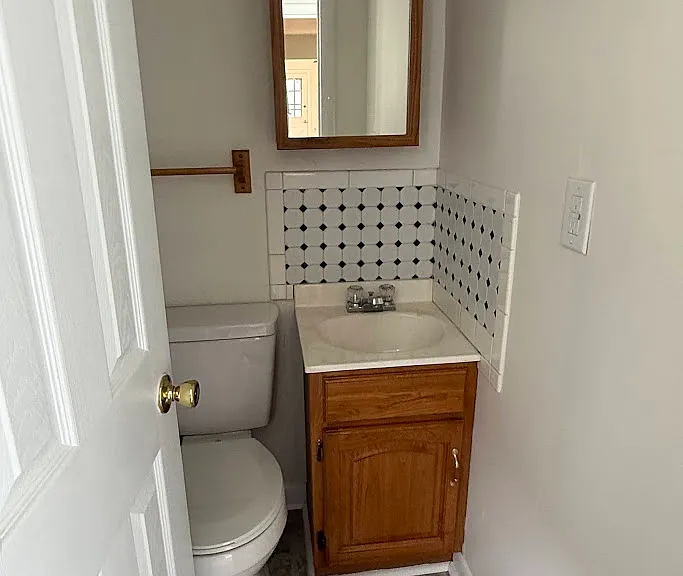 513 Catherine St — Photo 9