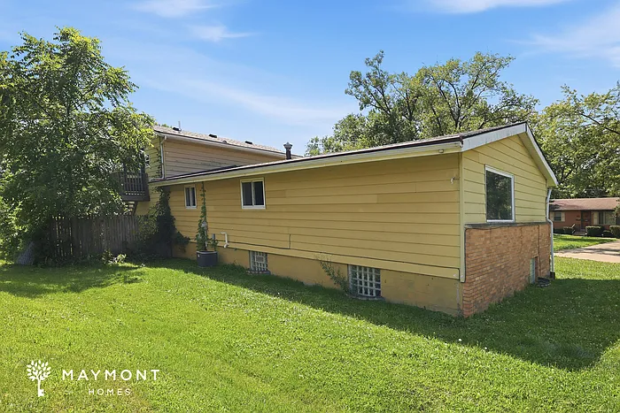1142 Normdave Dr — Photo 2