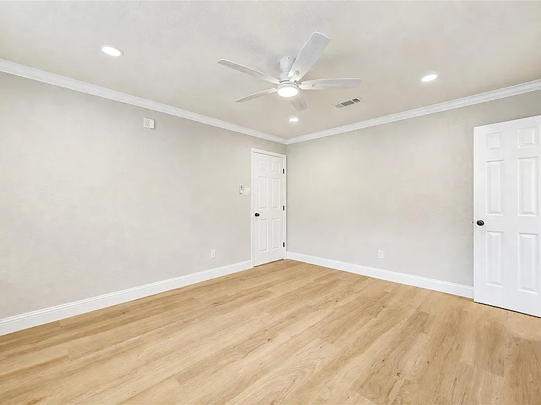 4911 Fairdale St — Photo 26
