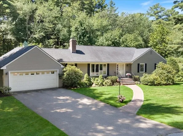 15 Chatham Way, Lynnfield, MA 01940