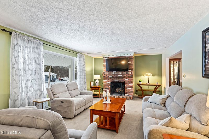 3rd image of 84 S Amherst Avenue