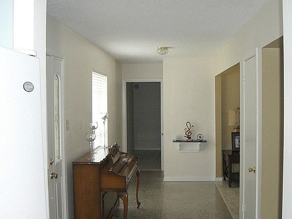 Foyer has tile flooring.