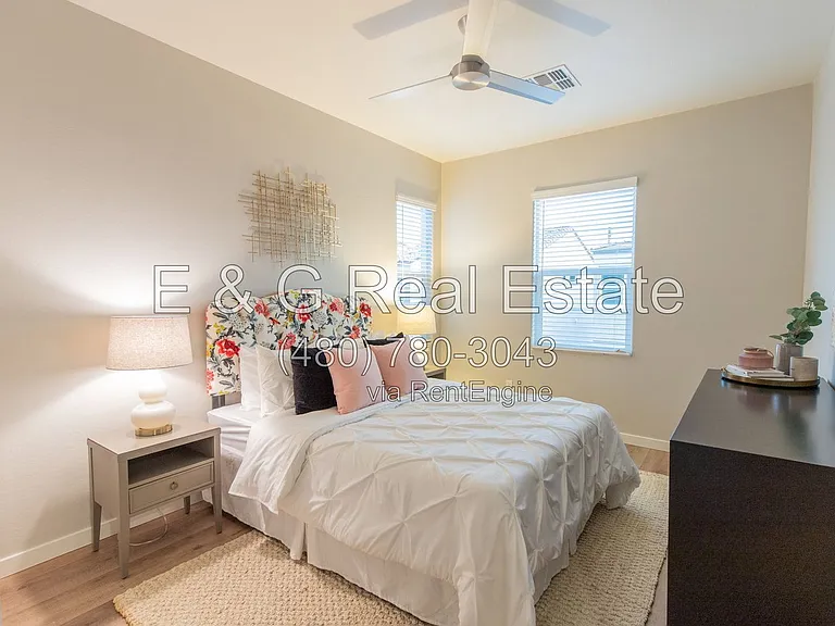 3725 E Flower St — Photo 12