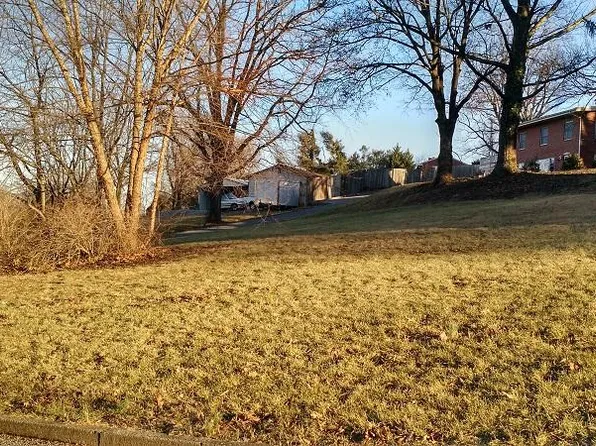 2611 Broad St NW, Roanoke, VA 24012