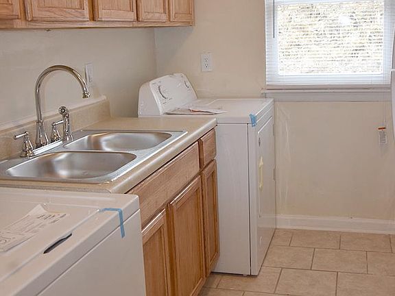 3rd image of 2335 Floyd St #Ae