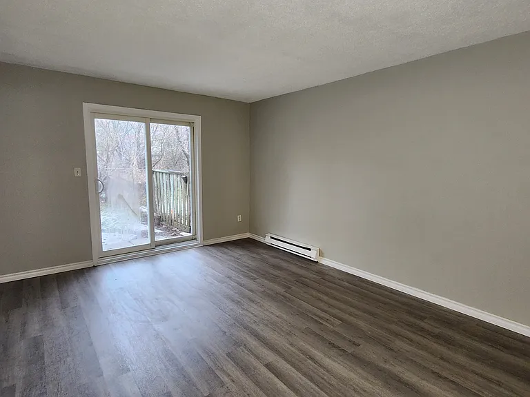 725 Cricklewood Dr #5 — Photo 4