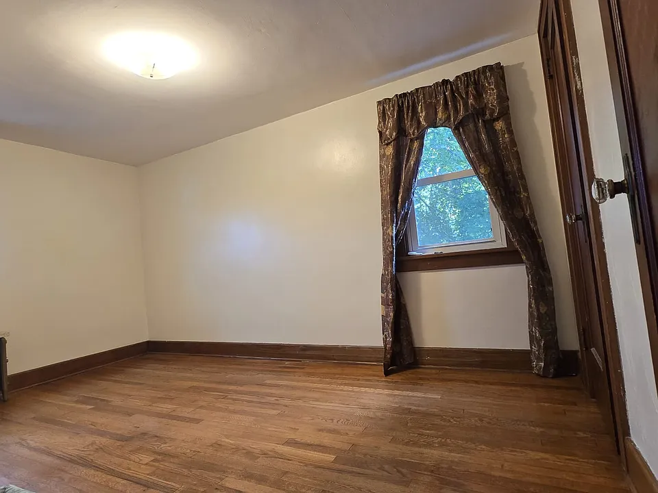 606 Exchange Ave