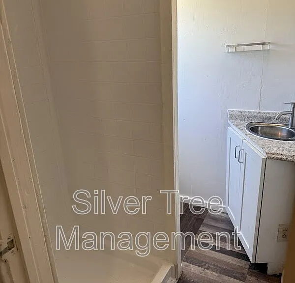 260 Lark Meadow Dr #D — Photo 7