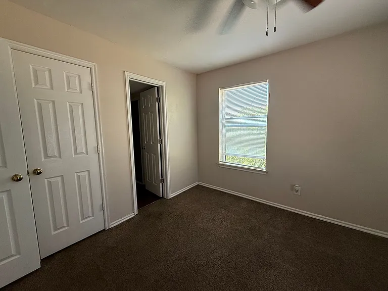 2021 NW 25th St #15 — Photo 15