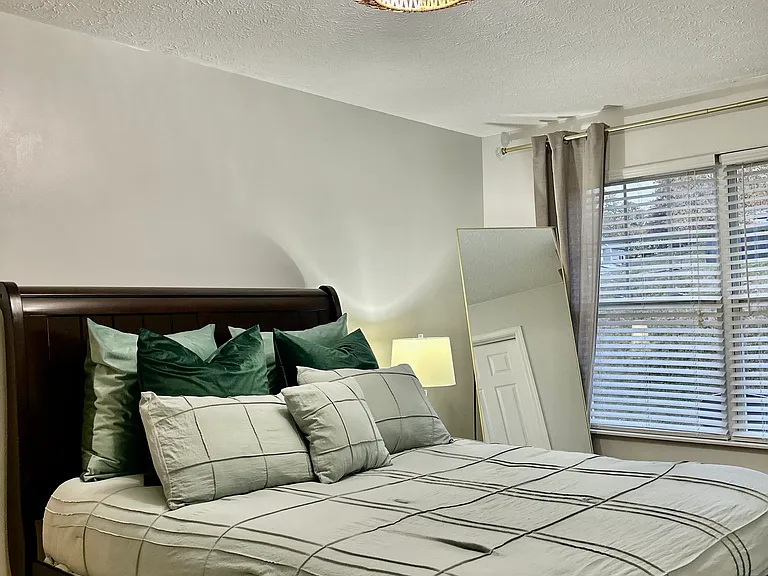 411 Shadow Glen Dr — Photo 12